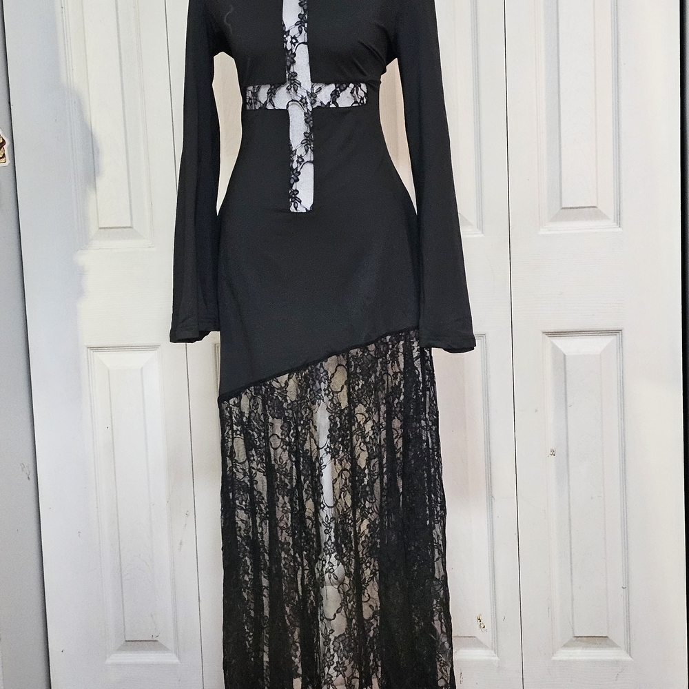 ​🖤 Goth Cross Lace Maxi Dress 🖤 - Picture 4 of 9